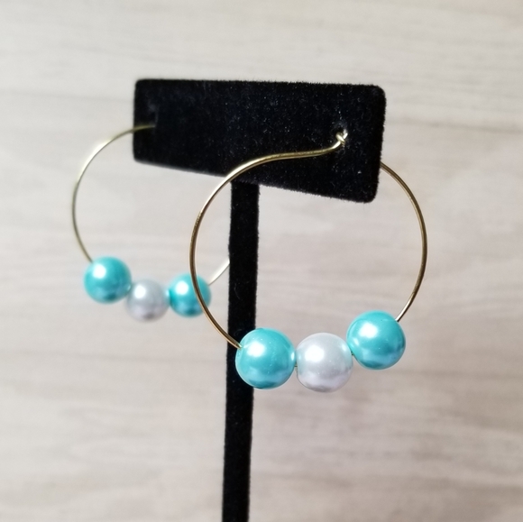 FREE Hoop Earrings - Picture 1 of 5